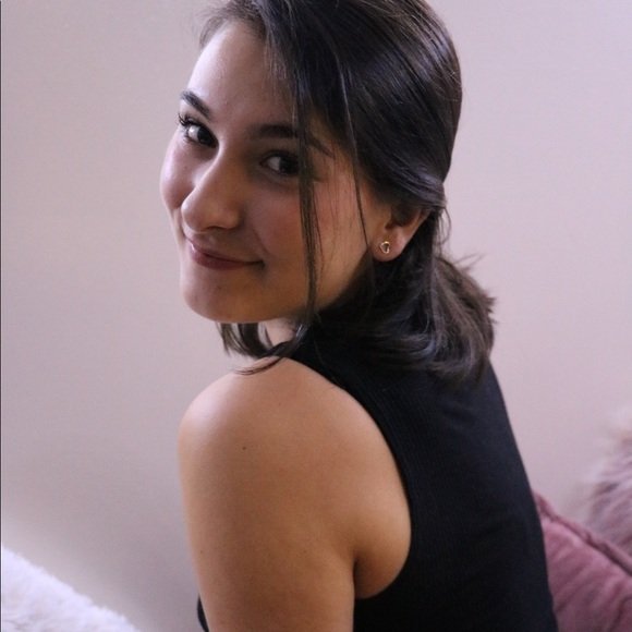Meet the Posher Other - Meet your Posher, Olivia